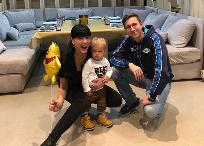 В сети обсуждают развод экс-участницы "Дома-2" Нелли Ермолаевой