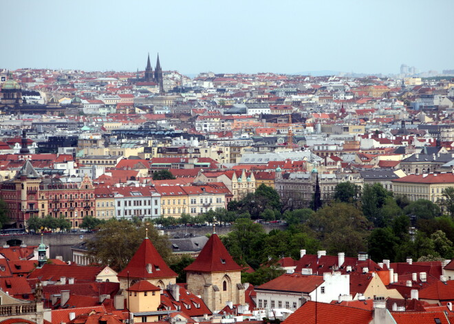 Budapešta, Bratislava, Prāga un Varšava paraksta "Brīvo pilsētu paktu"