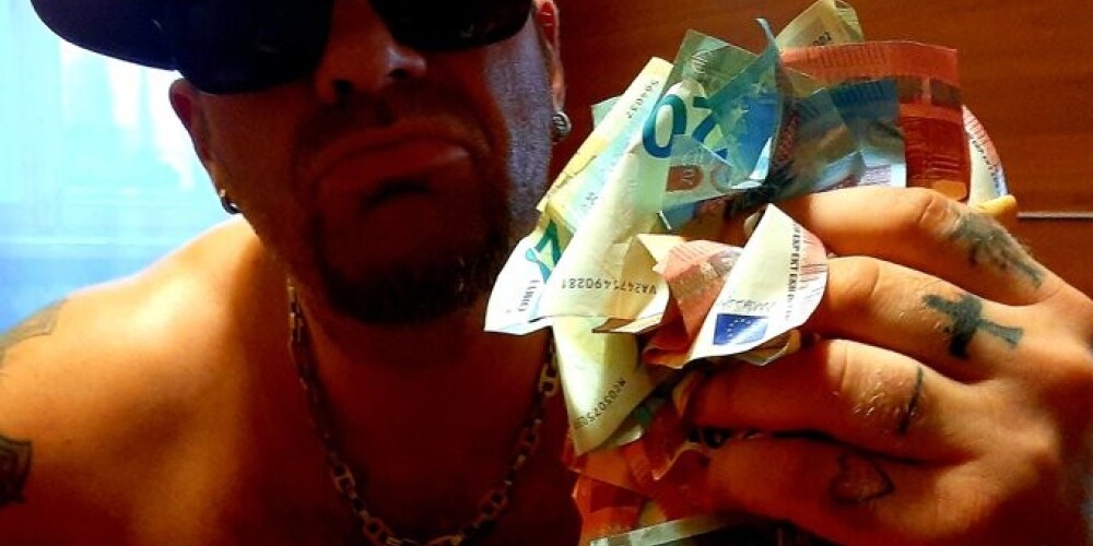 "Paldies klausītājiem. Tas bija no sirds," teic Kivičs.