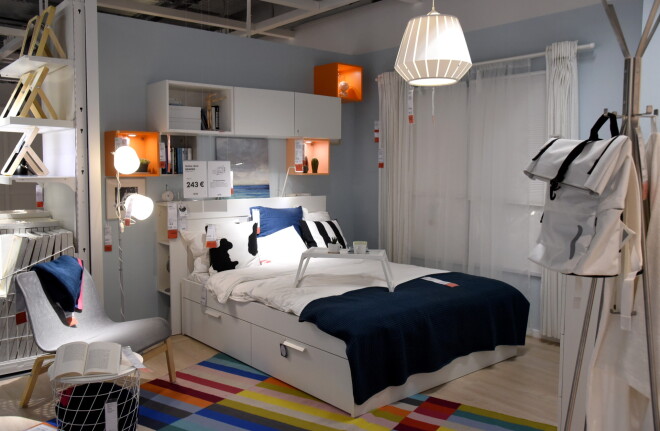 "Ikea" lampiņas (attēlā – iekārtojums veikalā Rīgā).