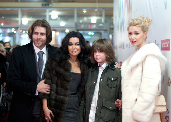 «Единственное, о чем просим»: семья Заворотнюк прокомментировала сообщения о сборе денег на лечение актрисы