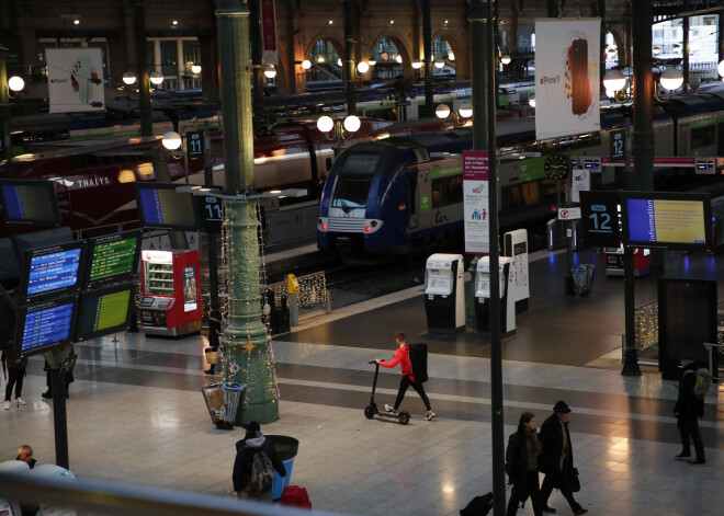 Francijā šogad neierasti drūma svētku gaisotne