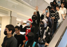 Honkongā protestētāji rīko zibakcijas iepirkšanās centros