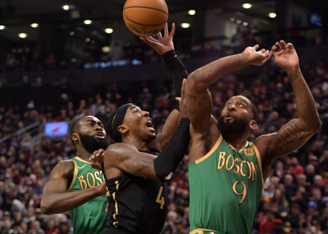 "Celtics" sarūgtina "Raptors" NBA pirmajā Ziemassvētku spēlē Toronto