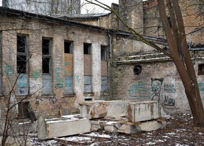 Rīgas dome par graustiem pērn nopelnījusi 2,66 miljonus