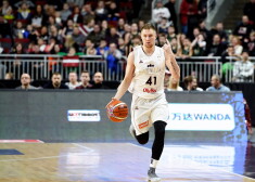 Latvijas izlases basketbolistam Jakovičam spoža spēle Itālijas čempionātā
