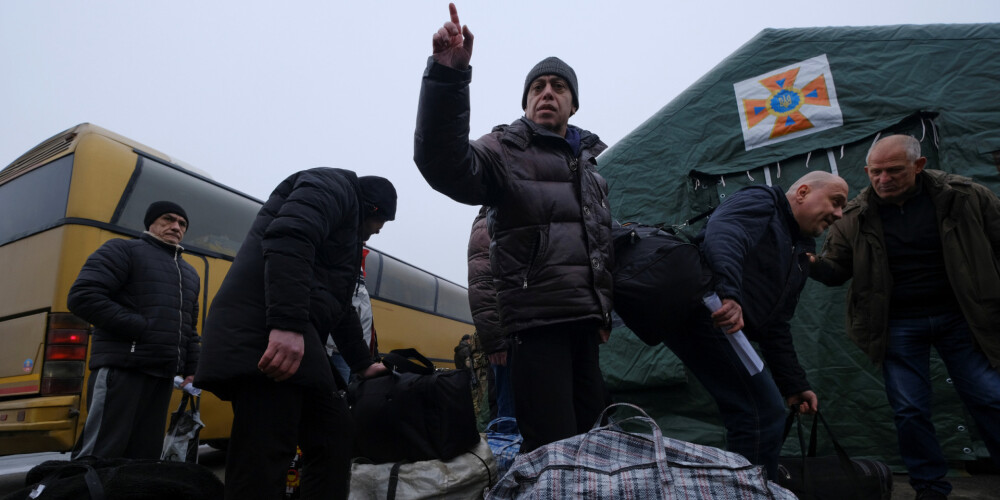 Ukraina un kaujinieki sākuši gūstekņu apmaiņu