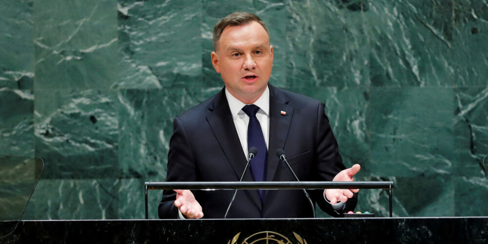 Polijas prezidents nevēlas apmeklēt holokausta forumu Putina dēļ