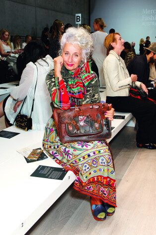 Sāra Džeina Adamsa. Mercedes-Benz Fashion Week Austrālija