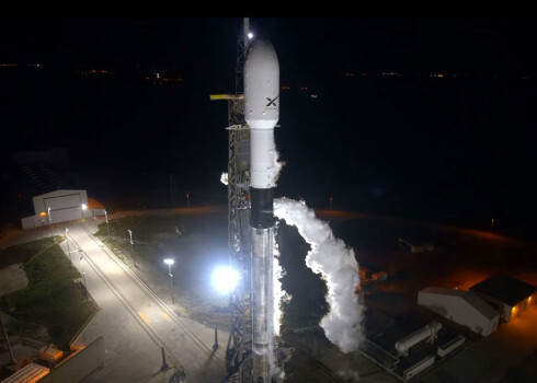 Nesējraķete "Falcon 9" ar satelītiem startēja otrdien plkst.4.19 pēc Latvijas laika.