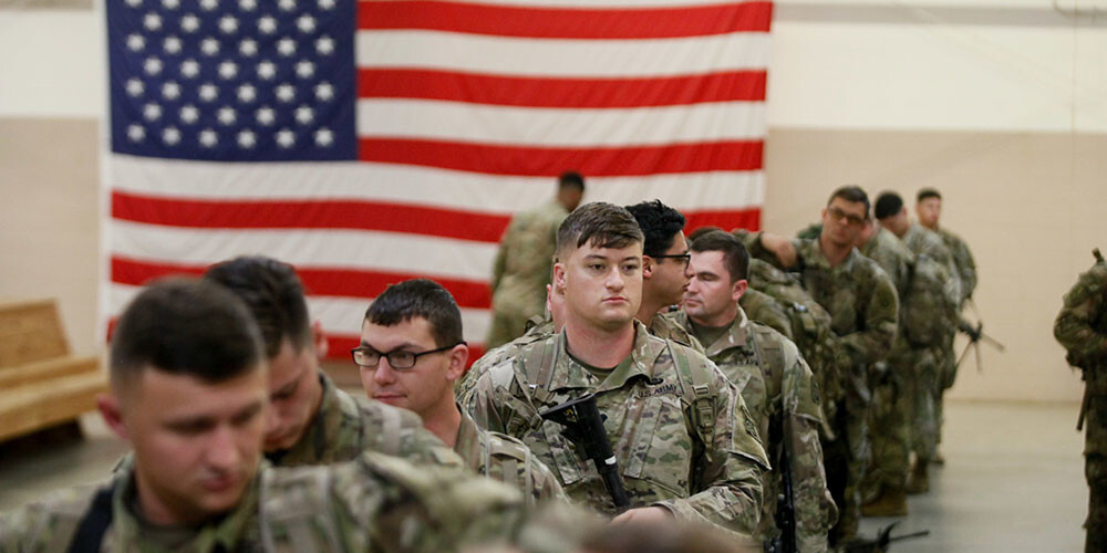 Pentagona vadītājs noliedz ASV lēmumu atstāt Irāku