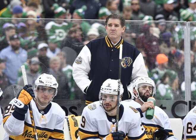 "Predators" atbrīvo galveno treneri Lavioleti