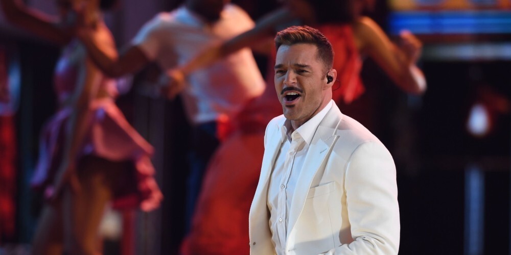 Rikijs Mārtins (Ricky Martin; dzimis Enrike Mārtins Moraless (Enrique Martín Morales) 1971. gada 24. decembrī Sanhuanā, Puertoriko) ir puertorikāņu popdziedātājs un aktieris. Pirmos panākumus guva ar puišu grupu Menudo, taču kopš 1991. gada sācis darboties kā solomākslinieks. Karjeras laikā ierakstus pārdevis vairāk nekā 60 miljonos kopiju. Dibinājis bezpeļņas labdarības organizāciju Ricky Martin Foundation. R. Mārtina 1999. gada singls Livin' la Vida Loca padarīja viņu par vienu no Latīņamerikas slavenākajiem un ievērojamākajiem dance-pop māksliniekiem.