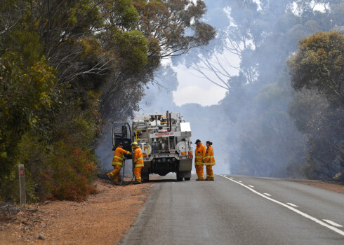 Vienu no milzīgajiem Austrālijas ugunsgrēkiem izdevies pakļaut kontrolei