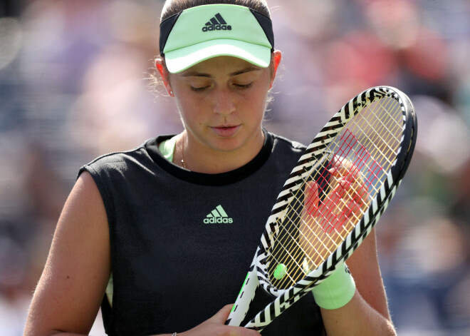 "Tēt, tu mūžam paliksi manā sirsniņā" - tenisa zvaigzne Aļona Ostapenko zaudējusi tēvu