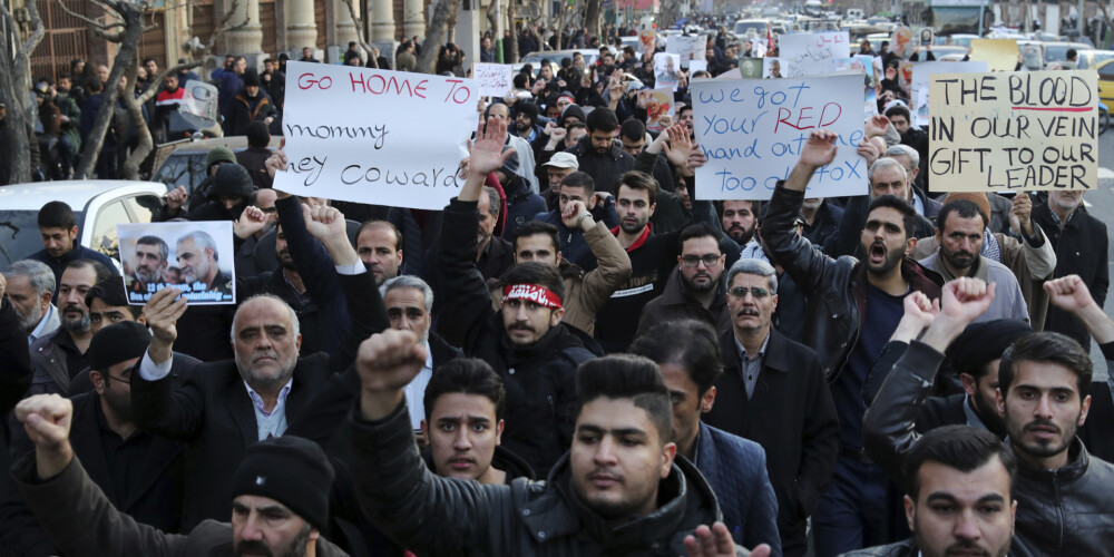 Teherānā turpinās protesti saistībā ar Ukrainas lidmašīnas notriekšanu