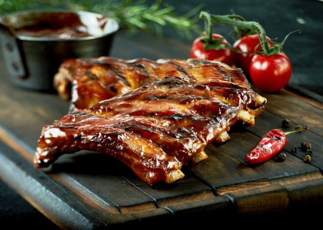 Почему сегодня нельзя есть мясо: обычаи и приметы на 15 января