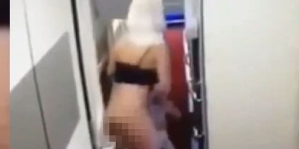 Шокирующее видео: В поезде в пьяном угаре женщина выбросила ребенка в туалет