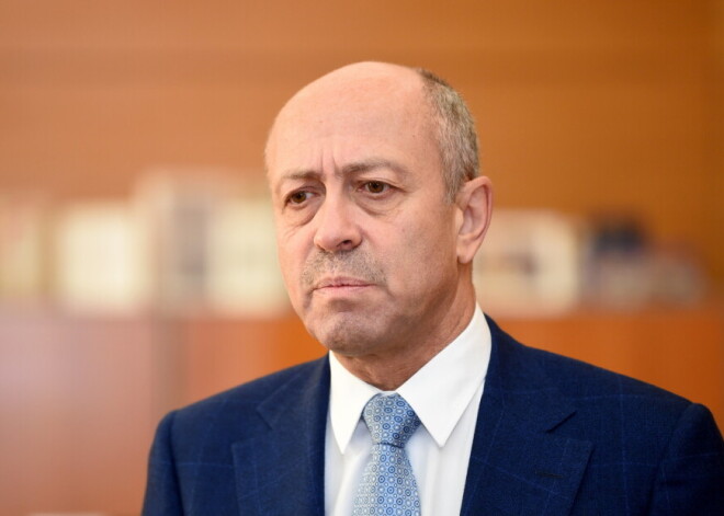 Подписаны приказы об открытых конкурсах на должности директоров трех департаментов Риги