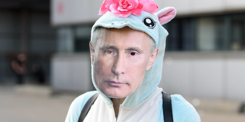 ASV un Krievijas prezidentu maskās tērptiem jauniešiem draud sods par personas nolaupīšanas inscenēšanu