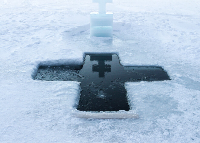 Когда в Крещение нужно набирать святую воду: 18 или 19 января 2020 года?