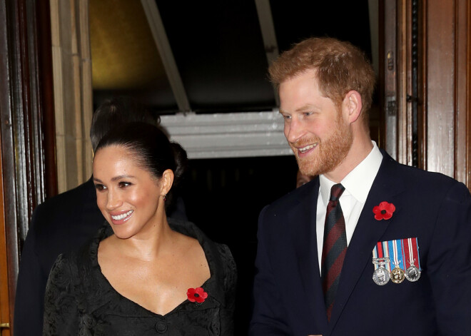 Скандал после заявления Елизаветы II: британцы обвиняют герцогиню Меган и принца Гарри в обмане