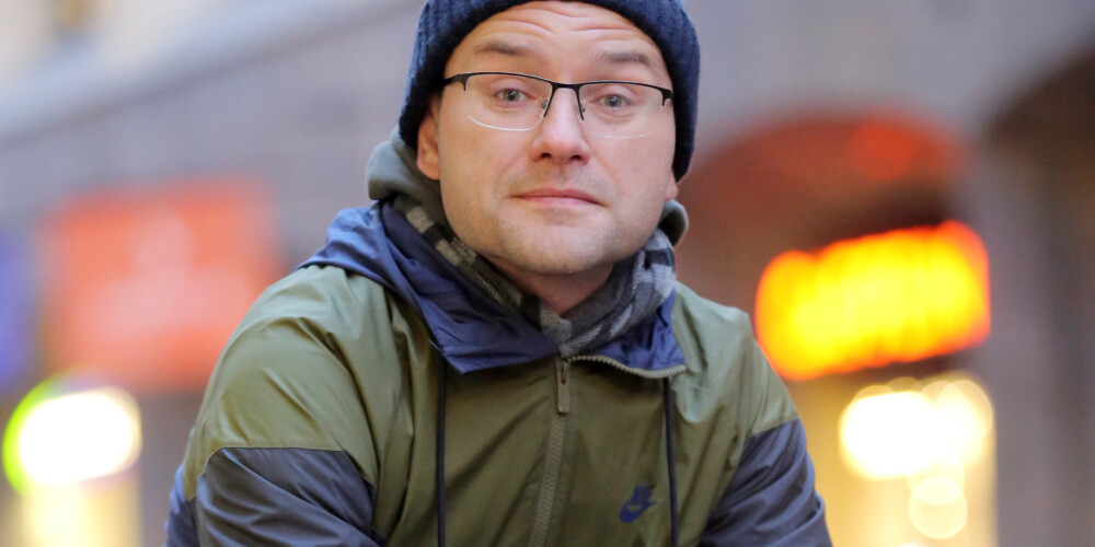 „Man pašam patīk siltas ziemas, un pēc sniega nebūt neesmu noilgojies. Nemaz netīk, ka sals cērt sejā. Šādos laikapstākļos skrienu krosiņu un pārvietojos ar velosipēdu,” atklāj Toms.