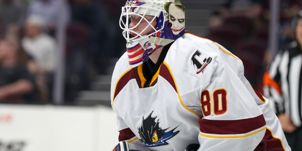 Matīss Kivlenieks debitē NHL
