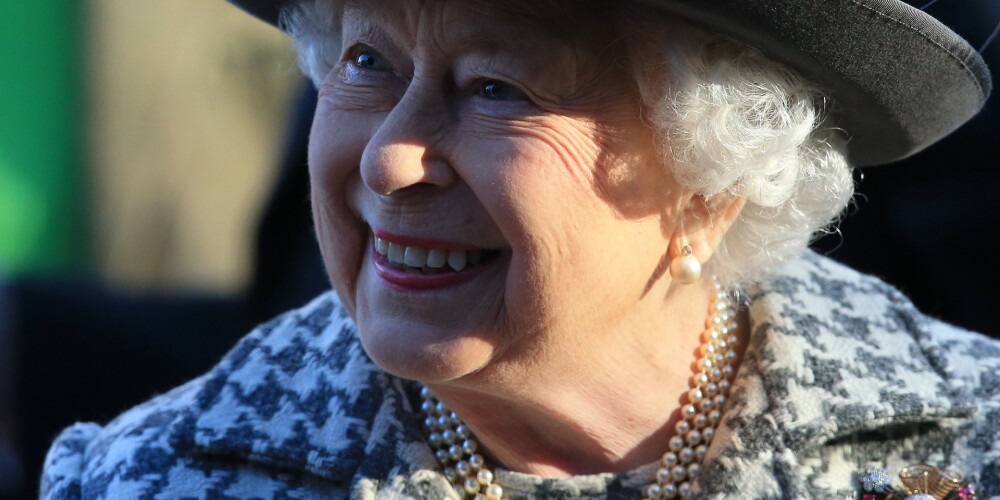 Karaliene Elizabete II apstiprinājusi breksita likumu