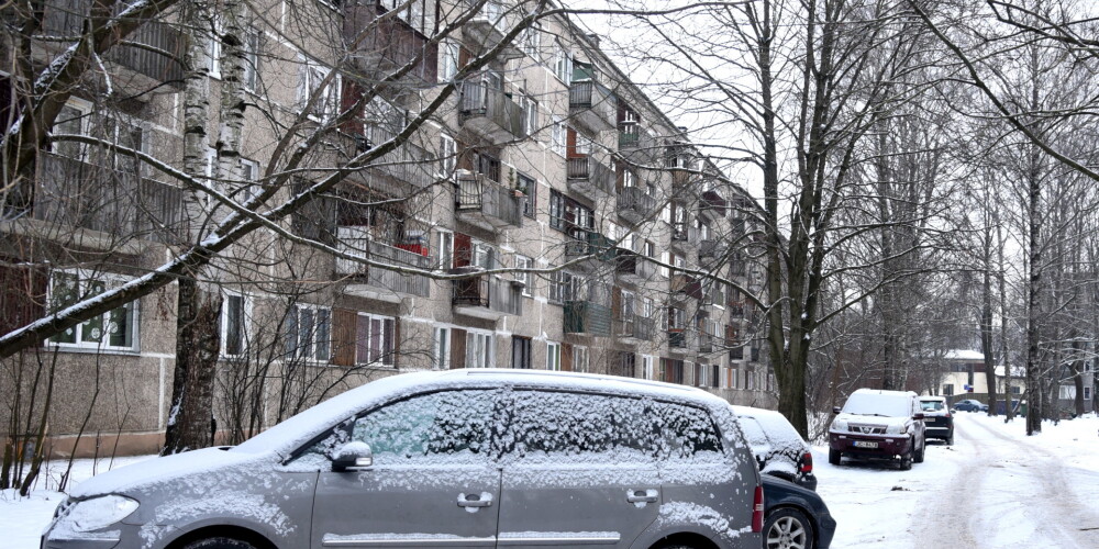 Безопасны ли "литовки"? Эксперты начали проверять серийное жилье в Латвии