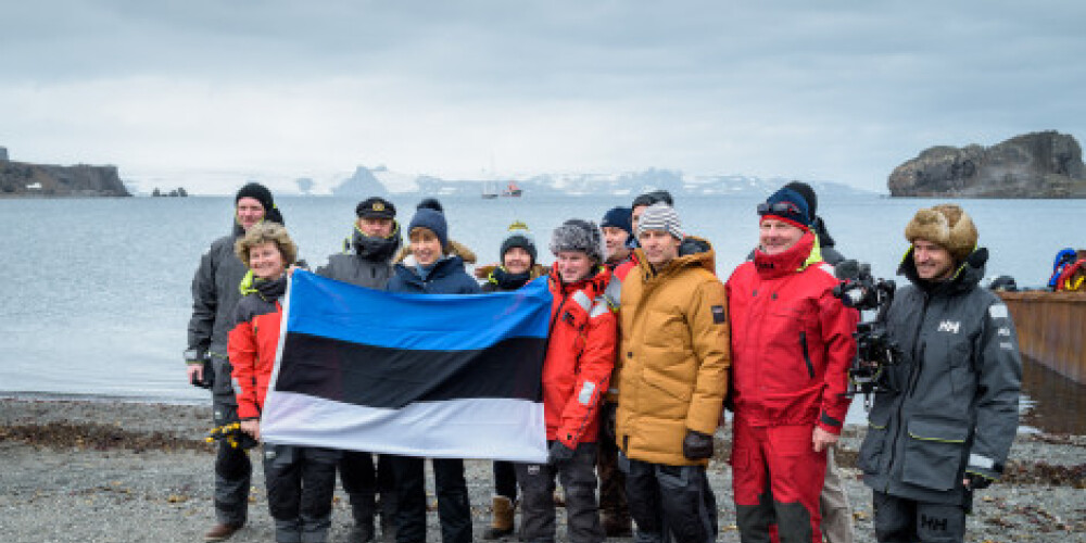 Igaunijas prezidente apciemojusi Antarktīdu