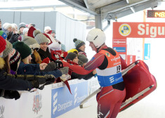 Kamaniņu braucējs Kristens Riks Rozītis trasi veica 49,192 sekundēs, izcīnīdams pirmo vietu.