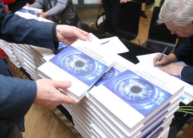 Piedaloties Latvijas telekomunikāciju nozares izcilniekiem un veterāniem, 23. janvārī Rīgas Tehniskās universitātes telpās notika grāmatas “IKT nozare atmodas gaismā. Cilvēki. Notikumi. Atmiņas” atvēršanas svētki.