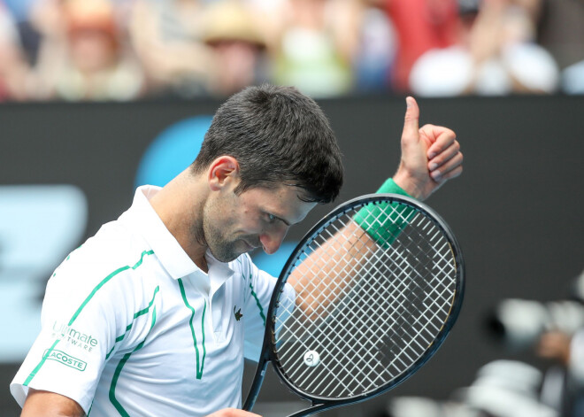 Džokovičs un Federers iekļūst Austrālijas atklātā čempionāta ceturtdaļfinālā