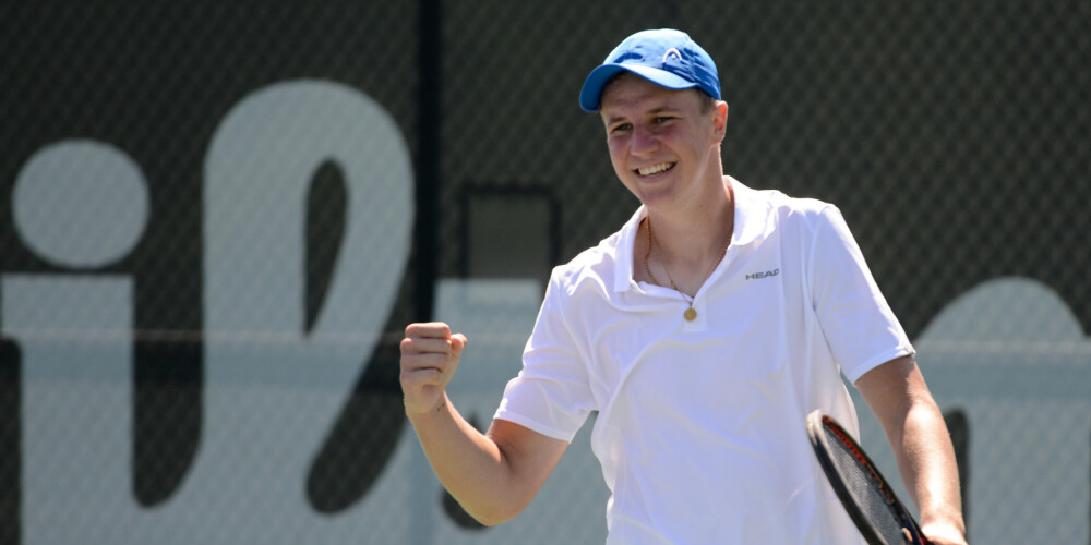 Tenisists Kārlis Ozoliņš sasniedz Austrālijas atklātā čempionāta junioru vienspēļu trešo kārtu