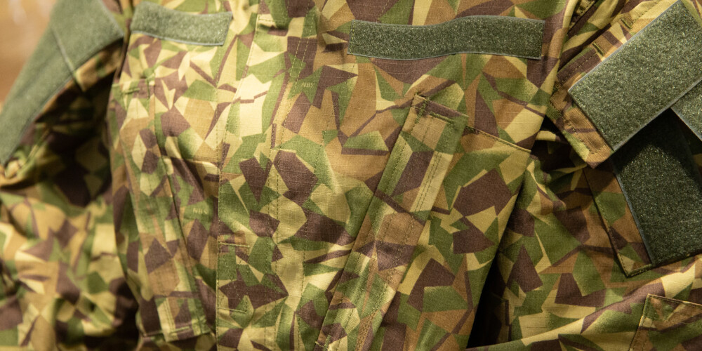 FOTO: NBS parāda, kā nākotnē izskatīsies Latvijas karavīru formastērpi