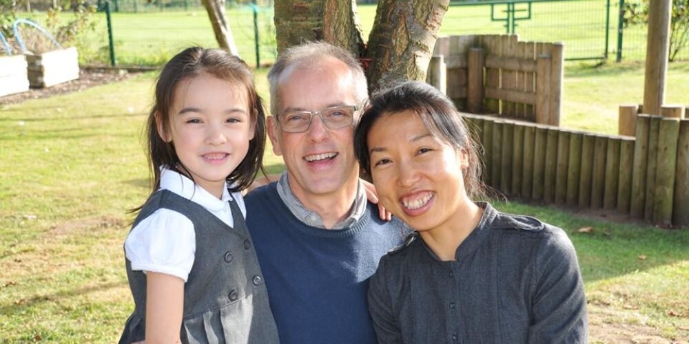 Vīru evakuēs, bet sievai liek palikt Ķīnā: koronavīruss izšķir ģimeni no Lielbritānijas