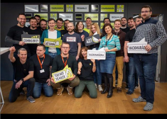 Aicinājumam parādīt valdībai, cik nepamatoti dārgs ir ieplānotais projekts, atsaucās 300 brīvprātīgie programmētāji. Pie nepieciešamās vietnes izstrādes beigās darbojās 60 cilvēki.