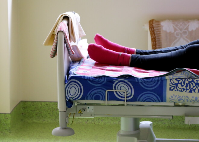 Pagājušajā nedēļā gripas vai tās izraisītas pneimonijas dēļ slimnīcās ievietoti 98 pacienti