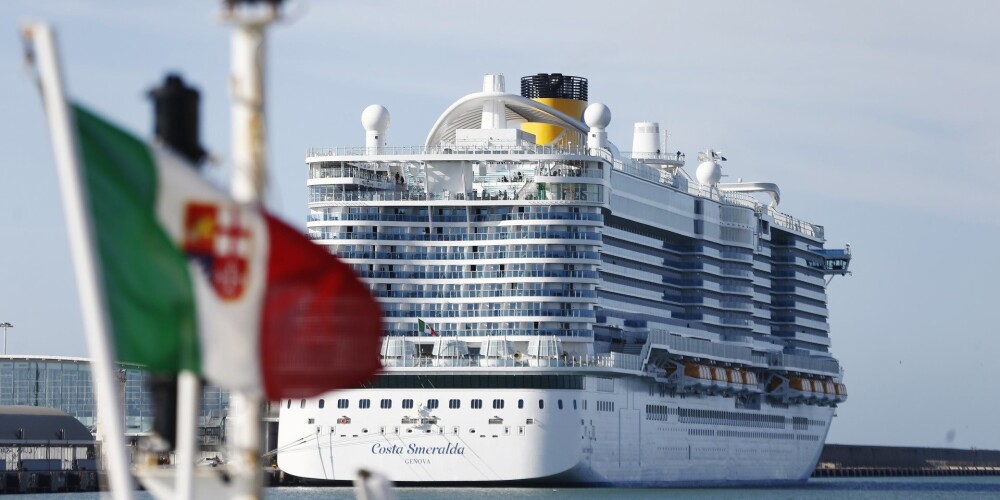 На круизном лайнере у Рима из-за коронавируса застряли 6 тысяч пассажиров