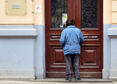 Policija tikai rītausmā atstājusi RNP biroja telpas