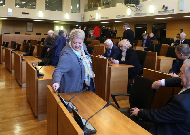 Rīgas dome radījusi tiesisku pamatu lemt par tās atlaišanu