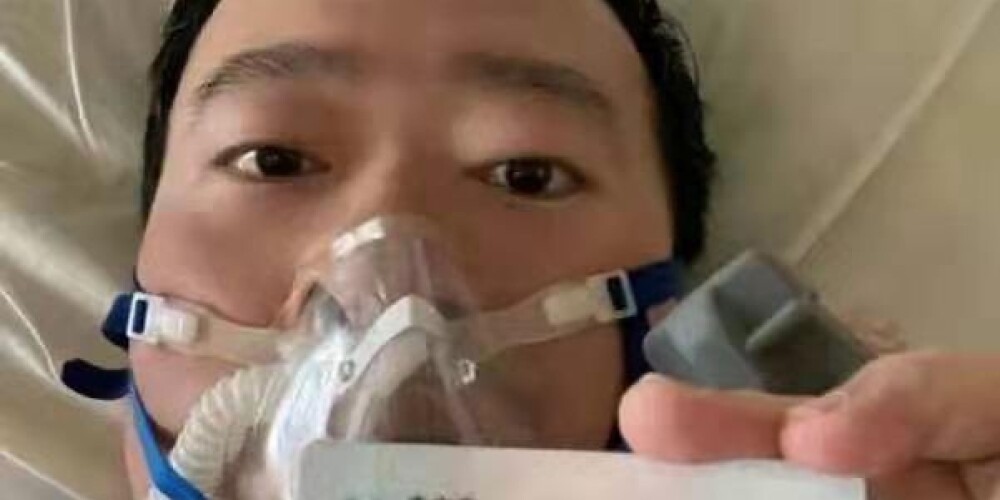 No koronavīrusa miris ķīniešu ārsts, kurš brīdināja par slimības uzliesmojumu
