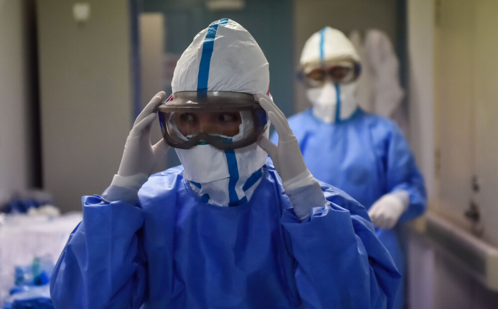 Ķīnas medmāsa atklāj cīņu ar koronavīrusu no cita skatu punkta: nav laika ne ēst, ne dzert, ne aiziet uz tualeti