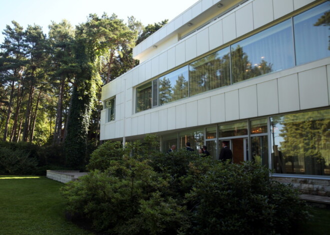 Объявлен конкурс на закупку мебели для юрмальской резиденции президента Латвии