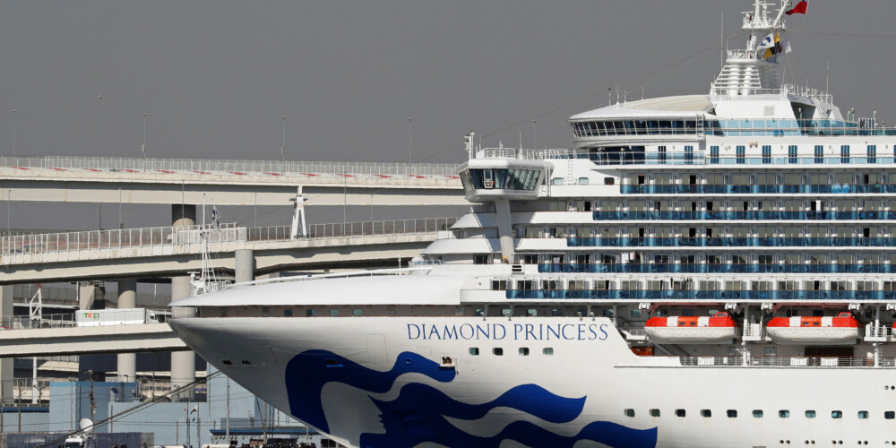 Japānā uz kruīza kuģa koronavīruss diagnosticēts vēl 60 cilvēkiem