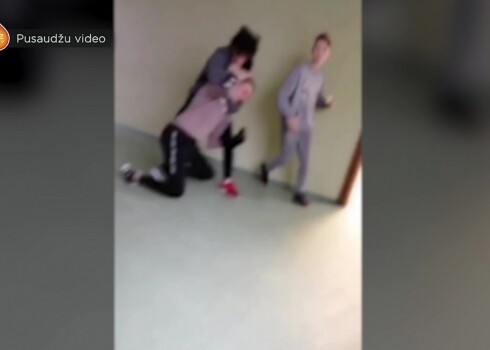"Хвастался, что убьет": в Стайцеле жестоко избивают школьника из-за рэпа