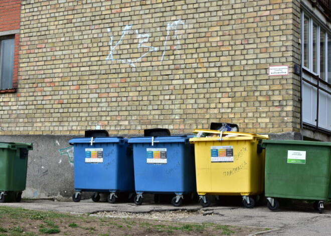 В конкурсе на обеспечение вывоза мусора в Риге победили четыре коммерсанта