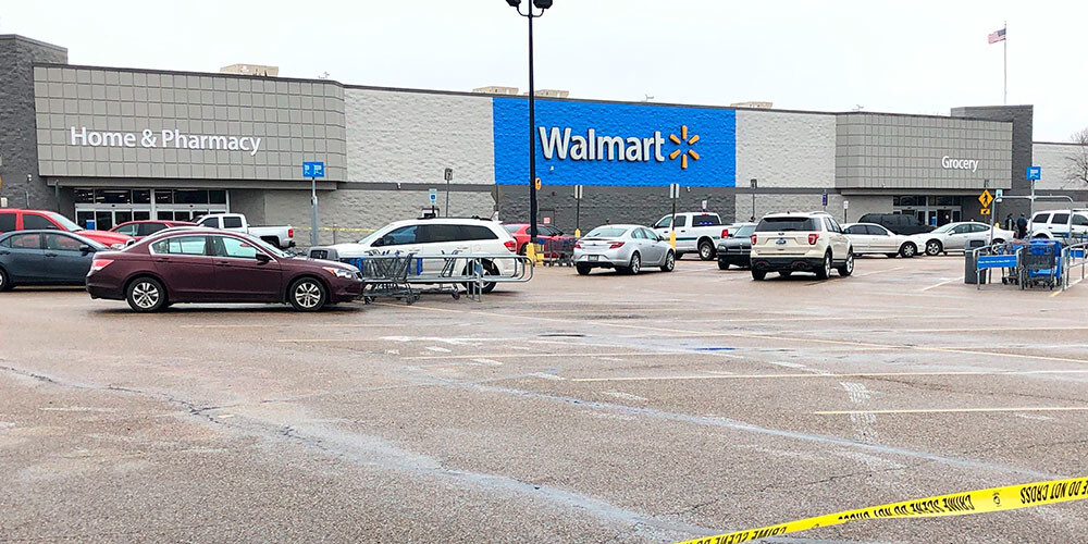 Apšaudē veikalā "Walmart" ASV ievainoti divi policisti, šāvējs nogalināts