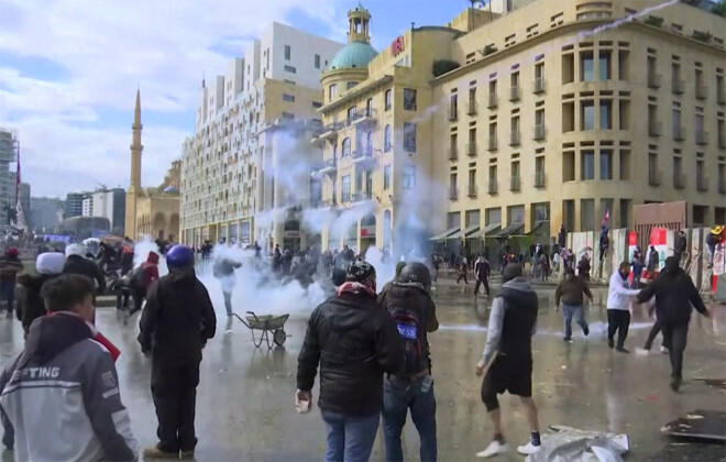 Libānā jau kopš 17.oktobra notiek protesti.